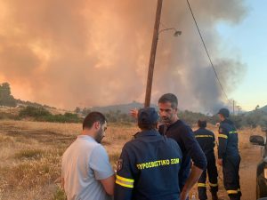 Πυροσβεστική για τη φωτιά στην Εύβοια-Υπάρχουν αρκετές αναζωπυρώσεις