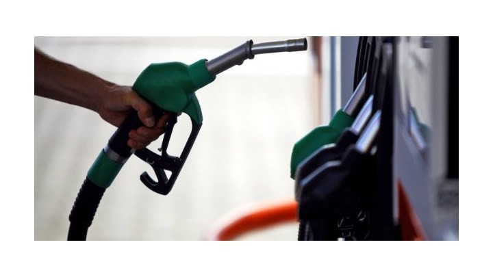 “Φωτιά” στην τιμή των καυσίμων και στην Ελλάδα περιμένει η αγορά – Πού θα κυμανθεί η βενζίνη