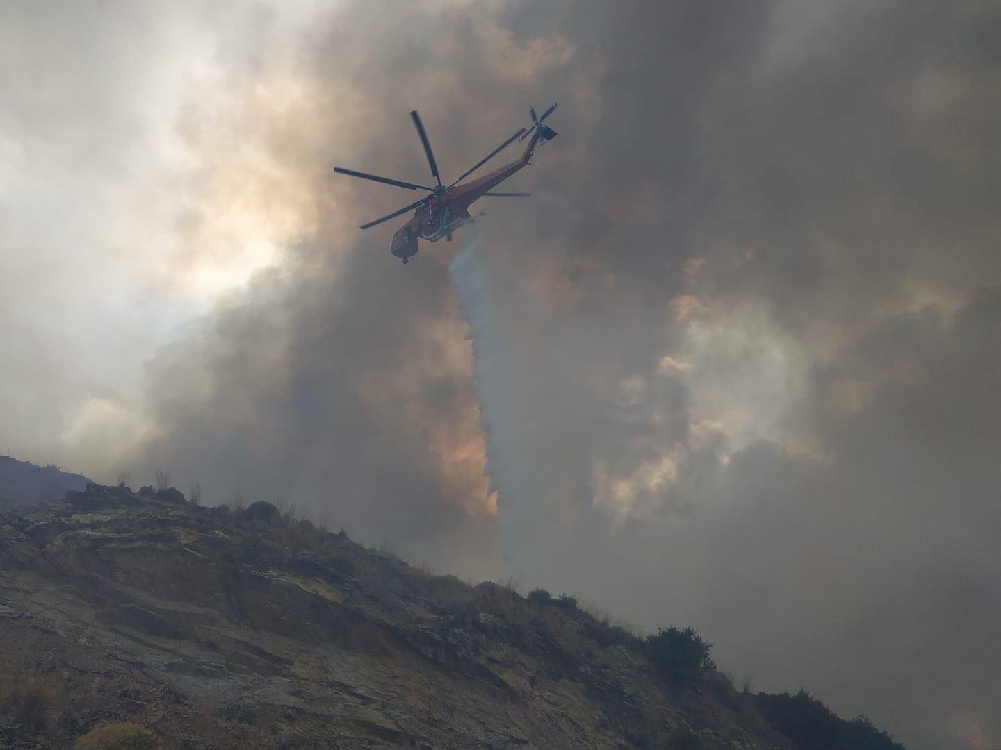 Έκτακτο: Νότια Εύβοια-Φωτιά στους Ραπταίους