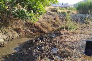 Καθαρισμός καναλιών στη Λ. Άμμο και στην περιοχή του Δοκού