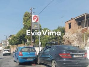 Πρώτες ΦΩΤΟ από το τροχαίο στον Άγιο Στέφανο Χαλκίδας