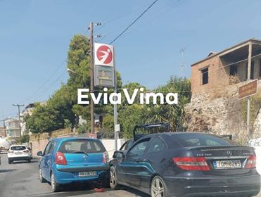 Πρώτες ΦΩΤΟ από το τροχαίο στον Άγιο Στέφανο Χαλκίδας