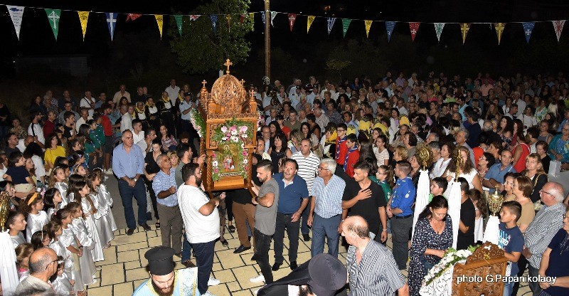 Πλήθος πιστών τίμησε τις Αγίες Σοφία, Πίστη, Ελπίδα και Αγάπη στη Χαλκίδα