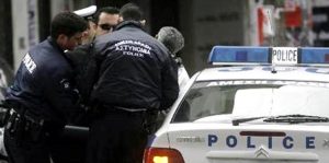 Συνελήφθησαν (2) άτομα στην Χαλκίδα για διάπραξη κλοπών Συνελήφθησαν (2) άτομα στην Χαλκίδα για διάπραξη κλοπών