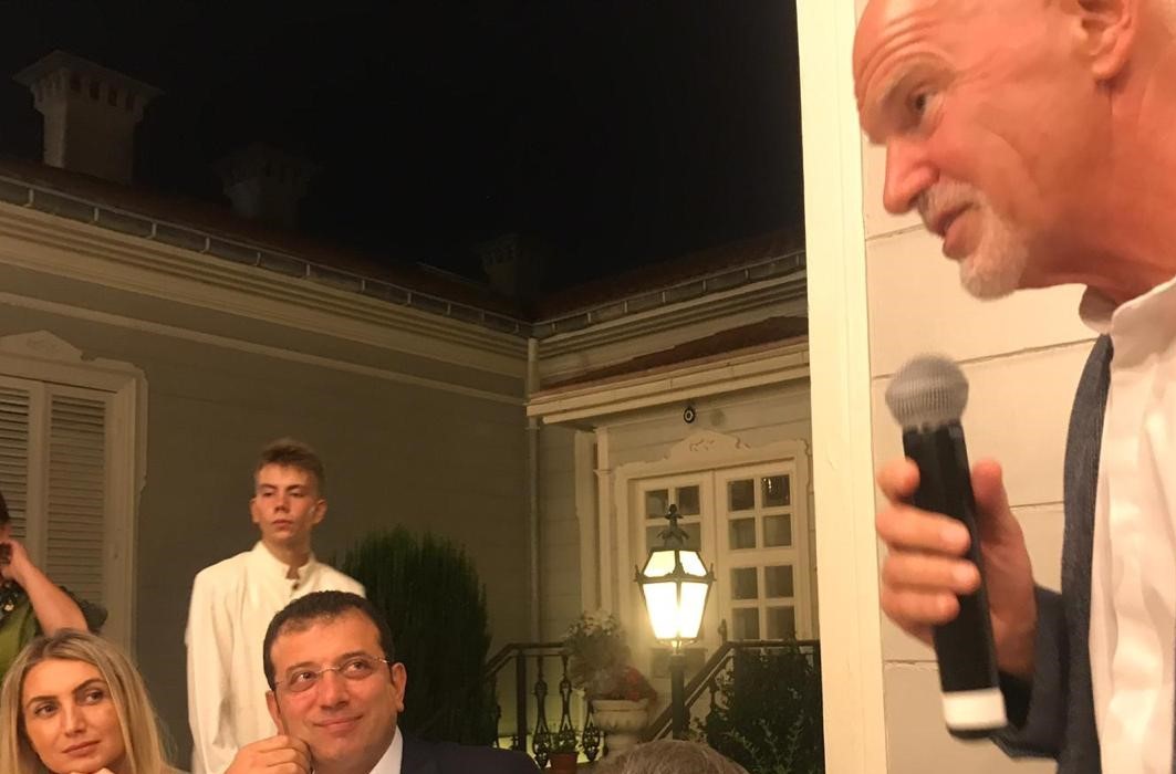 Σε δείπνο προς τιμή του Εκρέμ Ιμάμογλου ο Γιώργος Α. Παπανδρέου