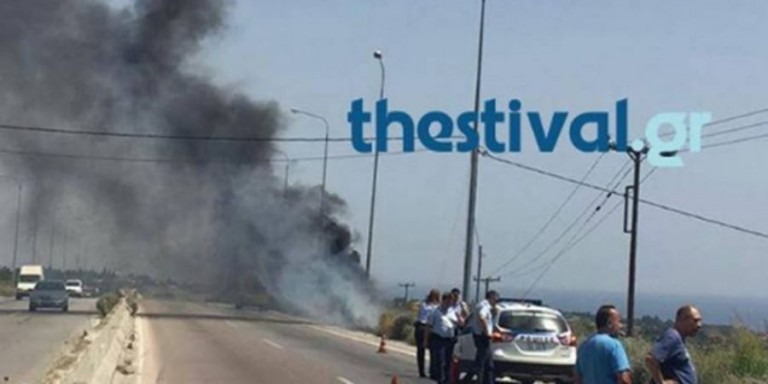 Θεσσαλονίκη: Όχημα τυλίχθηκε στις φλόγες στον Περιφερειακό