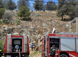 Ο δήμαρχος Ραβιόλος στο ΕviaVima – “Υπό έλεγχο η φωτιά στη διασταύρωση Μαρμαρίου”