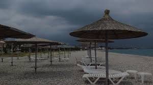 Χαλάει ο καιρός: Βροχές και χαλάζι στα βόρεια και δυτικά – Μικρή πτώση θερμοκρασίας