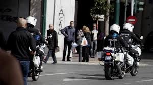 Συνελήφθησαν αλλοδαποί που έκλεβαν πεζούς και αυτοκίνητα στο κέντρο της Αθήνας