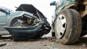 Εύβοια: Αυτοκίνητο με γυναίκα και έφηβη συγκρούστηκε με φορτηγό στη Χαλκίδα