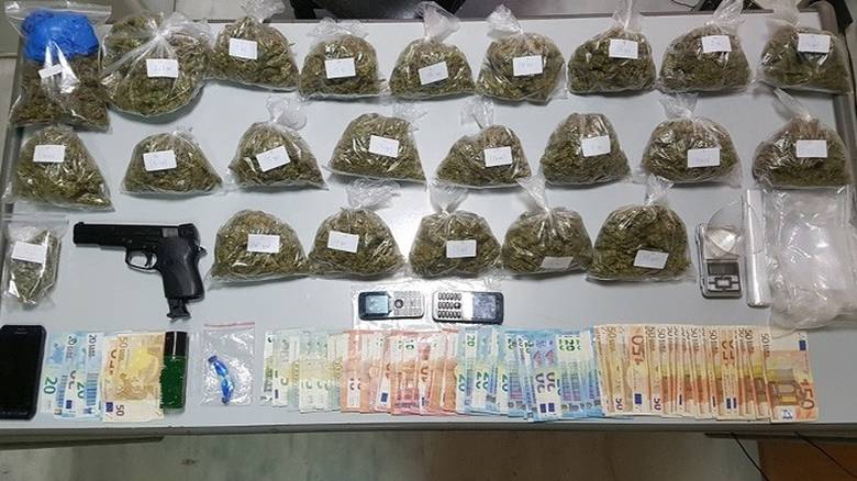 27χρονος ημεδαπός συνελήφθη για κατοχή ναρκωτικών