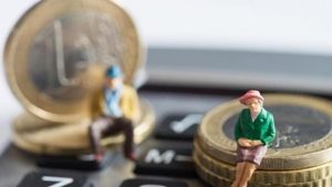 Συντάξεις: Πόση αύξηση θα δουν τον μήνα οι συνταξιούχοι (πίνακες])