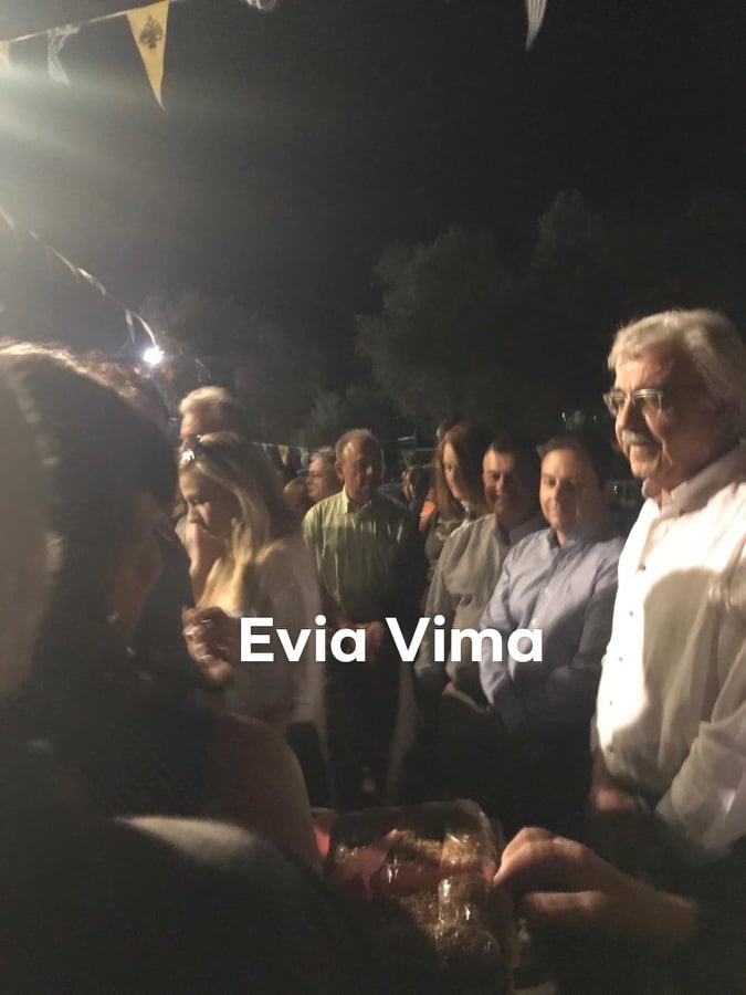 Βέλος Ευβοίας-Πλήθος πιστών στον πανηγυρικό εσπερινό στην Αγία Σοφία-ΦΩΤΟ