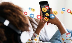 Social media: Πώς επηρεάζουν την συμπεριφορά των εφήβων