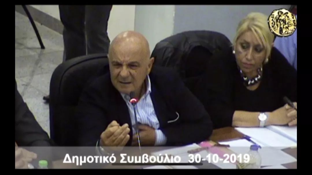 Καταπέλτης» ο Βασίλης Καθαροσπόρης στο Δημοτικό Συμβούλιο για το θέμα των προσφύγων