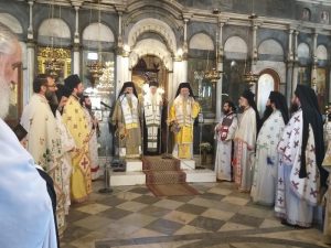 Αρχιερατικό Συλλειτουργό στον Ι.Ν. Αγ. Παρασκευής Χαλκίδος-Τεσσαρακονθήμερο μνημόσυνο του μακαριστού Ιερέως Γεωργίου Καλαφάτη Αρχιερατικό Συλλειτουργό στον Ι.Ν. Αγ. Παρασκευής Χαλκίδος-Τεσσαρακονθήμερο μνημόσυνο του μακαριστού Ιερέως Γεωργίου Καλαφάτη