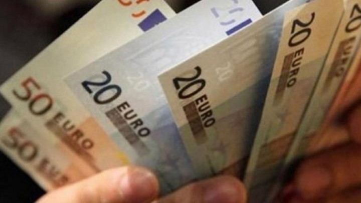 Εξετάζεται να δοθεί έκτακτη ενίσχυση στους μικροσυνταξιούχους τα Χριστούγεννα