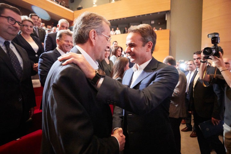 Ηχηρά μηνύματα από τη Μεσσηνία, επί τάπητος και οι διεκδικήσεις-Το ΄΄ευχαριστώ΄΄ του Μητσοτάκη στο Σαμαρά