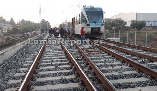 Εκτροχιάστηκε τρένο στο Λιανοκλάδι-Καλά στην υγεία τους οι επιβάτες