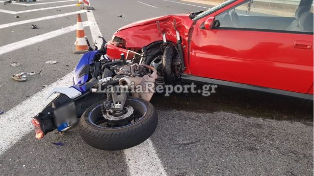 Σφοδρό τροχαίο στο Σχηματάρι-Γιατρός από τη Χαλκίδα ο 26χρονος δικυκλιστής που σώθηκε επειδή φορούσε κράνος
