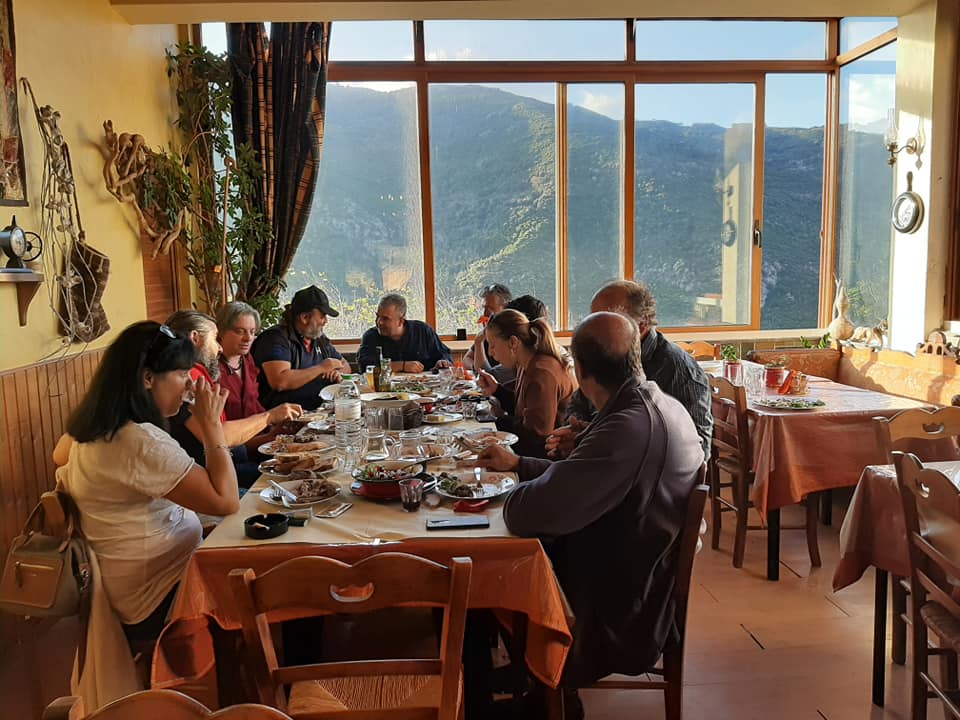 Γεύμα εργασίας Ραβιόλου-Ηλιόπουλου στο Πόθι-ΦΩΤΟ