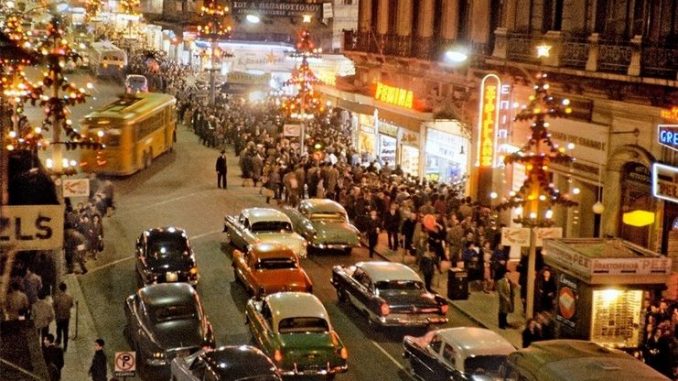 Πως ήταν η Χριστουγεννιάτικη Αθήνα πριν από 55 χρόνια; Υπέροχες φωτογραφίες!