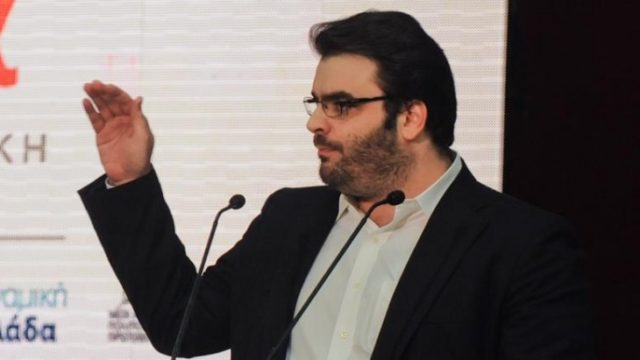 Έρχονται νέες ταυτότητες, σύμπτυξη ΑΜΚΑ και ΑΦΜ και υπεύθυνες δηλώσεις από το σπίτι