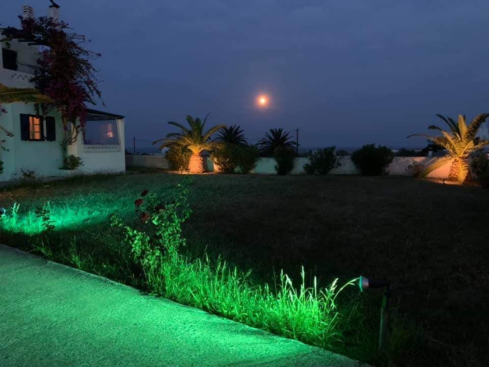 Η Σκύρος με χειμωνιάτικη πανσέληνο