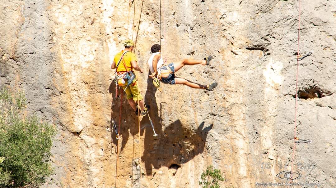 Μανίκια Ευβοίας – Εικόνες που κόβουν την ανάσα εν ώρα αναρρίχησης