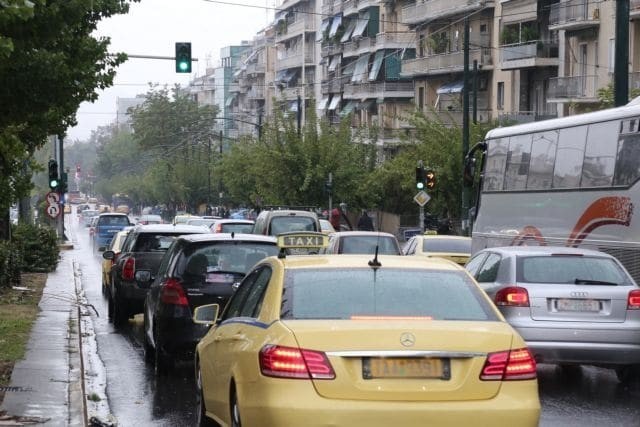 Χάος στους δρόμους της Αθήνας εξαιτίας της «Βικτώρια»