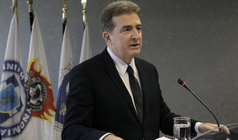 Χρυσοχοΐδης: “Θα κατασκευάσουμε τον φράχτη προασπίζοντας τα συμφέροντα της χώρας μας” Χρυσοχοΐδης: “Θα κατασκευάσουμε τον φράχτη προασπίζοντας τα συμφέροντα της χώρας μας”