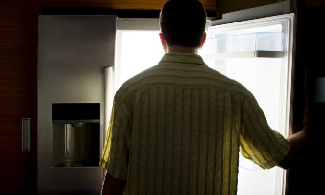 Τι να ΜΗΝ τρώτε μετά τις 10 το βράδυ