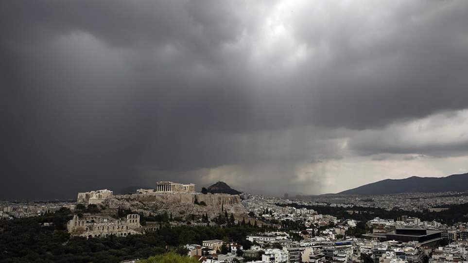 ΚΑΙΡΟΣ: Σαρώνει η «Βικτώρια» με νέες ισχυρές καταιγίδες στην Αττική μετά το μεσημέρι