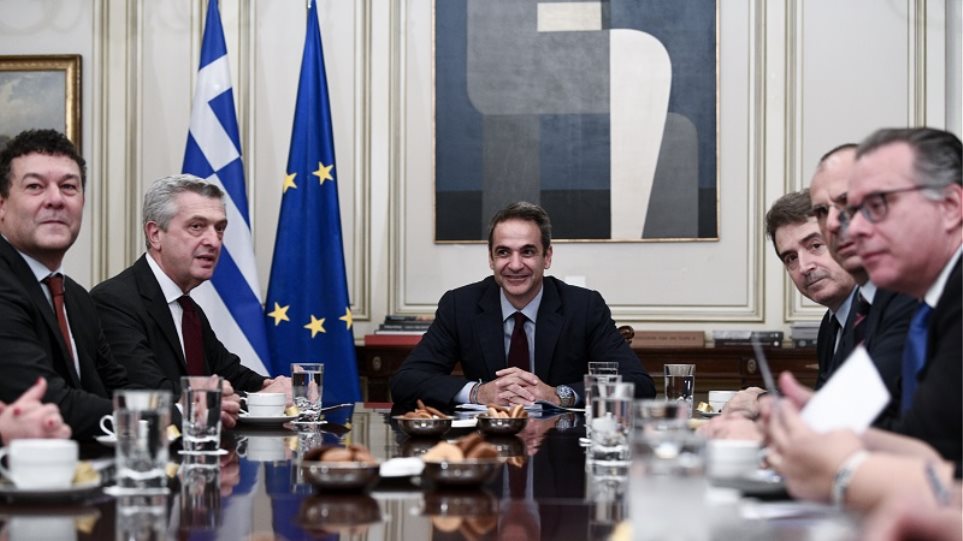 Συνάντηση Μητσοτάκη με τον Ύπατο Αρμοστή του ΟΗΕ για τους Πρόσφυγες