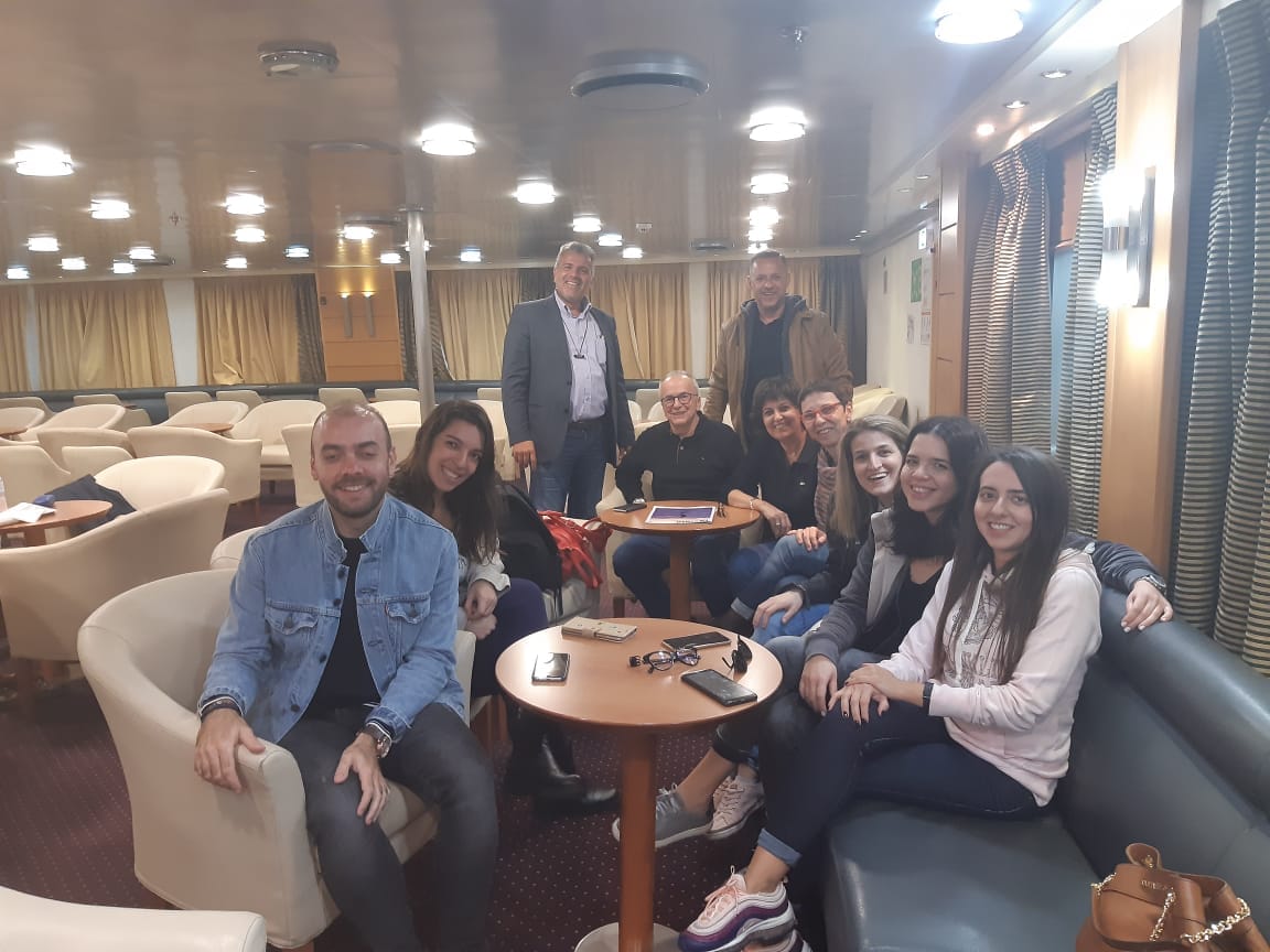 Ο δήμαρχος Σκύρου εν πλω στον ΄΄Αχιλλέα΄΄ με το ιατρικό επιτελείο του Παίδων Αγλαΐα Κυριακού