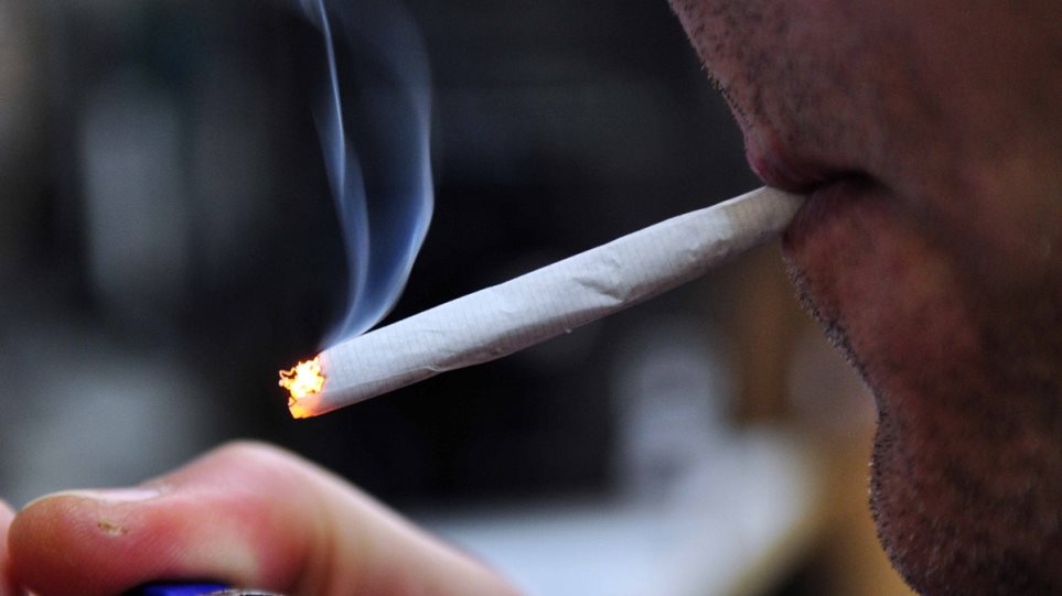 Πάνω από 140 καταγγελίες για παράνομο κάπνισμα στο 1142