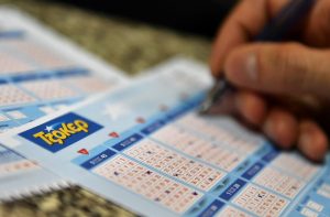 Αυτοί είναι οι τυχεροί αριθμοί για τα 800.000 του Τζόκερ