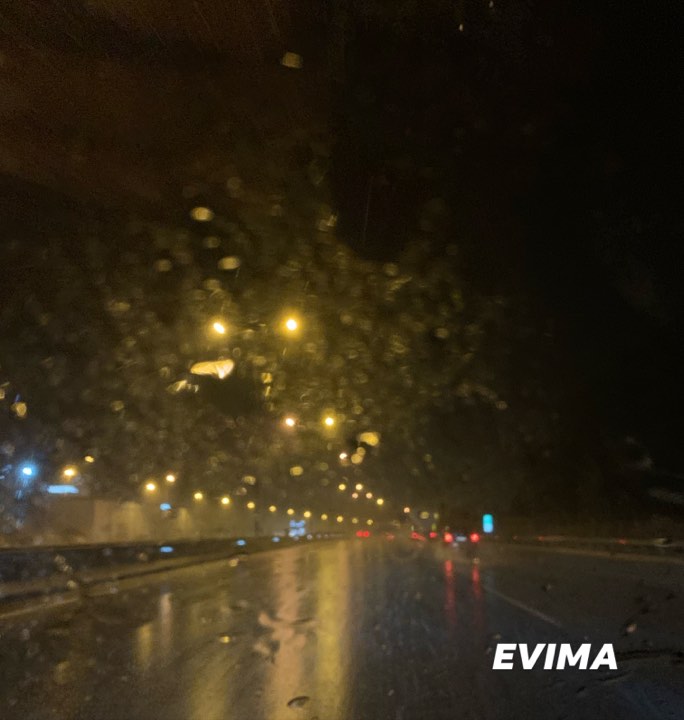 Καταιγίδες στην Εθνική Οδό Αθηνών-Λαμίας έκαναν τη νύχτα μέρα-Η δυνατή βροχή δυσκόλεψε τους οδηγούς-[ΒΙΝΤΕΟ]