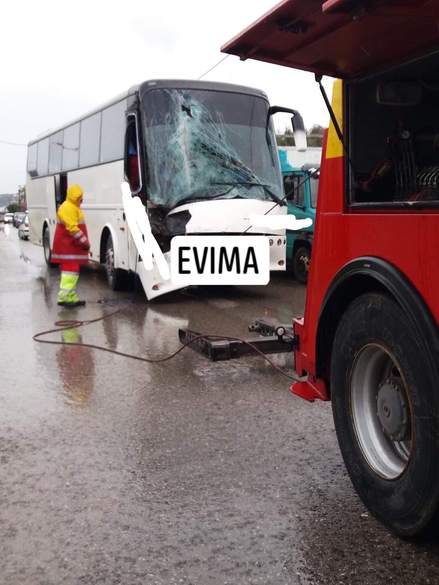 Αποκλειστικές φωτογραφίες από το τροχαίο στην Αρτακη