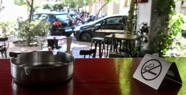 Οι δύο όψεις του αντικαπνιστικού νόμου: Τι λένε οι καταστηματάρχες, τι υποστηρίζουν οι γιατροί