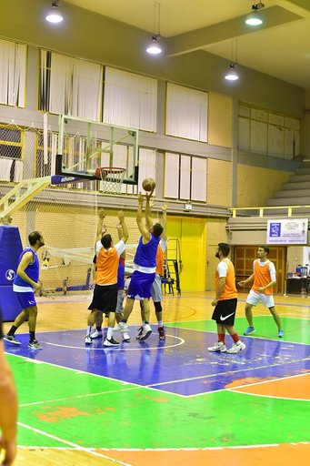 Φιλανθρωπικός αγώνας μπάσκετ της ΟΝΝΕΔ με βουλευτές και στελέχη της ΝΔ για την Κιβωτό του Κόσμου