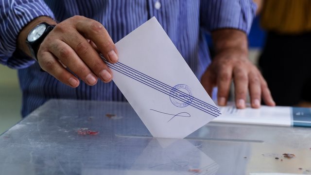 Δημοσκόπηση: Το 54% «εγκρίνει» τα μέτρα της Αστυνομίας – Ανησυχία για τα ελληνοτουρκικά