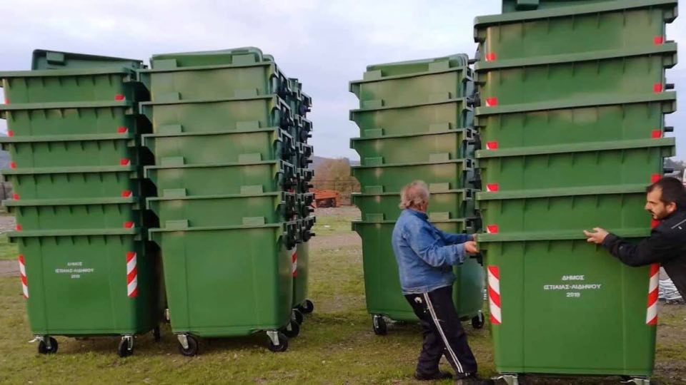 Ο Δήμαρχος Ιστιαίας προμηθεύτηκε νέους κάδους απορριμάτων 1100lt