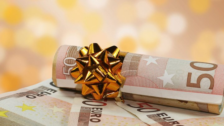 Πιο νωρίς τα επιδόματα και το Δώρο Χριστουγέννων από τον ΟΑΕΔ – Δείτε τις ημερομηνίες πληρωμής