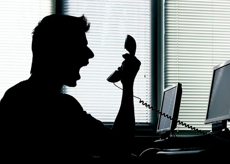 Μέτρα για το φρενάρισμα των δικηγορικών γραφείων που λειτουργούν ως εισπρακτικές
