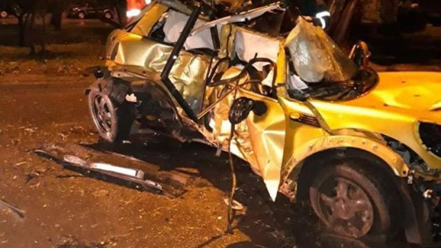 Νεκρή 19χρονη σε τροχαίο, σοβαρά η φίλη της