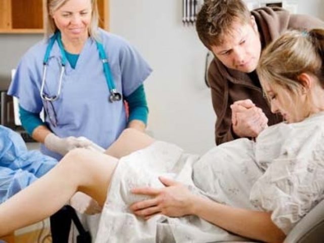 Επίδομα γέννας 2.000 ευρώ από την 1η του νέου έτους – Ποιοί οι δικαιούχοι