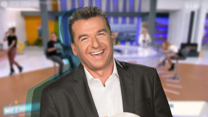 “NTOY” του Ρουβίκωνα έξω από το σπίτι του Γιώργου Λιάγκα