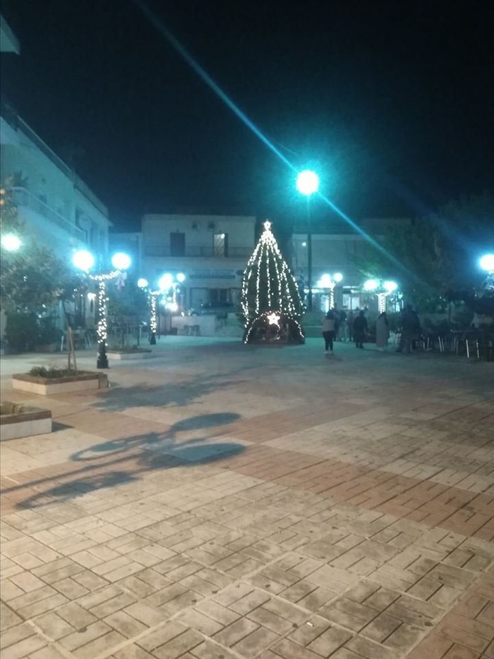 Το Μαντούδι Ευβοίας έβαλε τα γιορτινά του!!