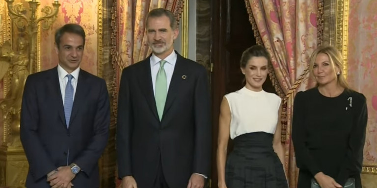 Μητσοτάκης και Μαρέβα στη δεξίωση του βασιλιά Φελίπε